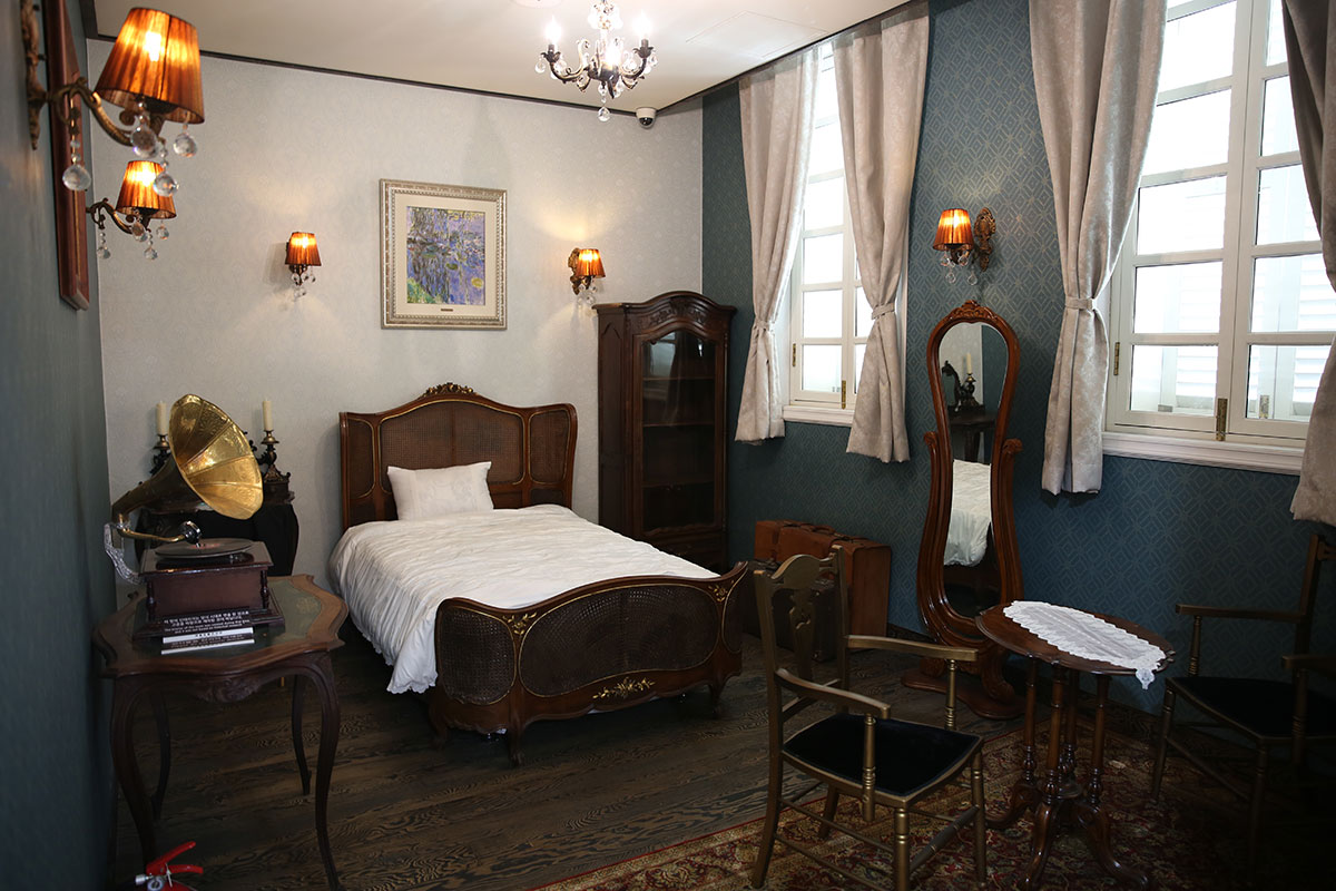大仏ホテル客室を想像により再現した部屋