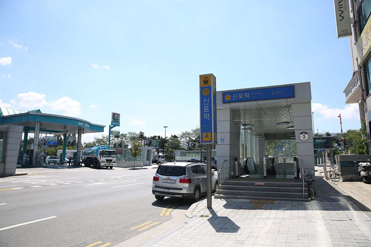 Easy access to public transportation near Sinpo International Market