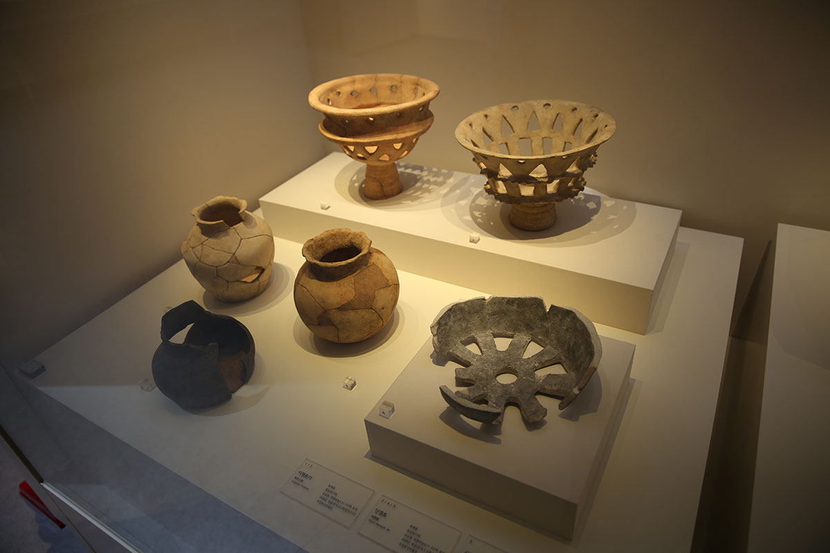 Artifacts excavated during the development of Yeongjongdo