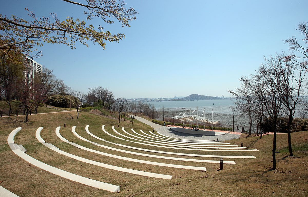 永宗博物館の裏から見える海