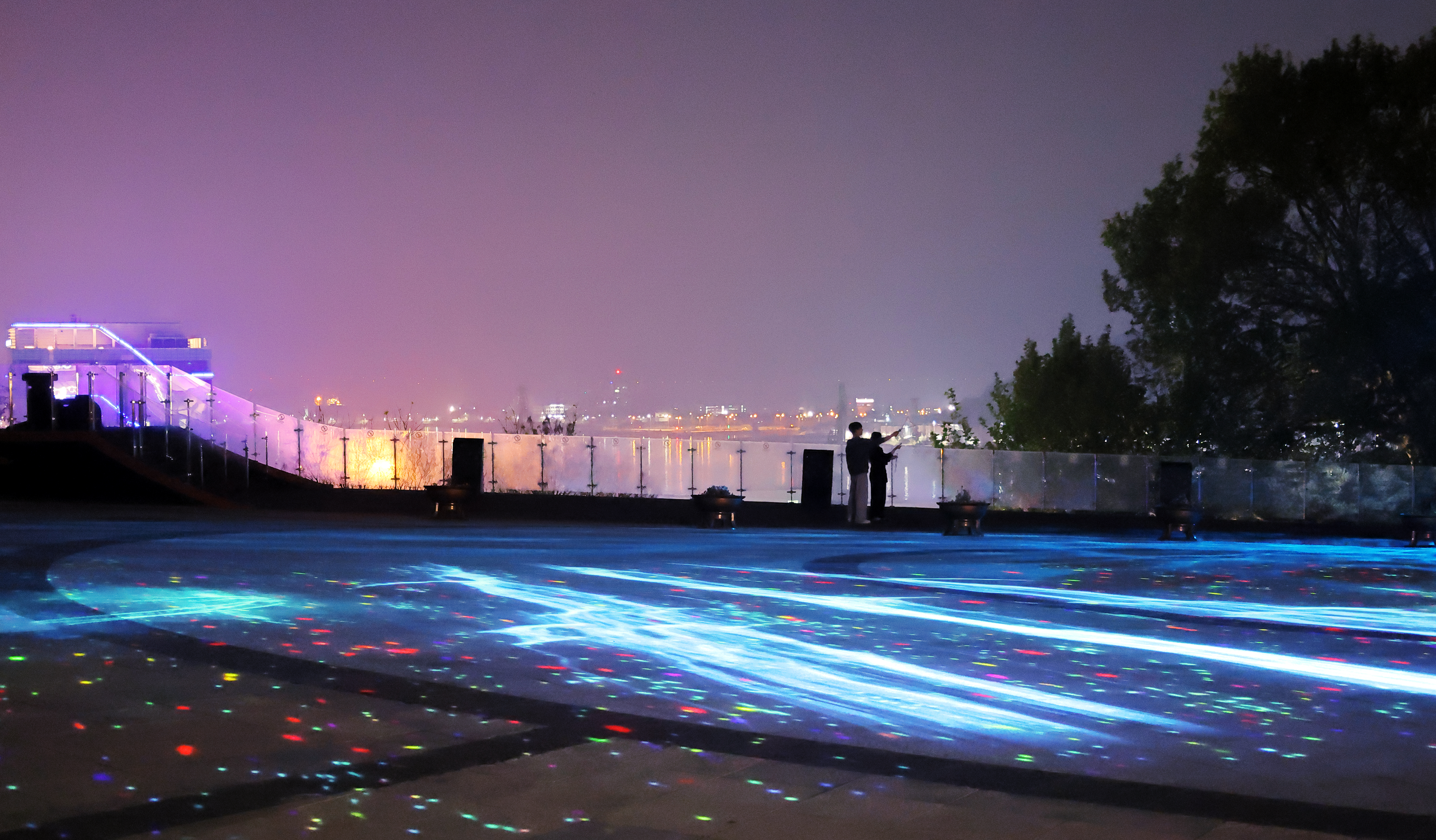 작품명 : 〈1888 빛의 공원〉